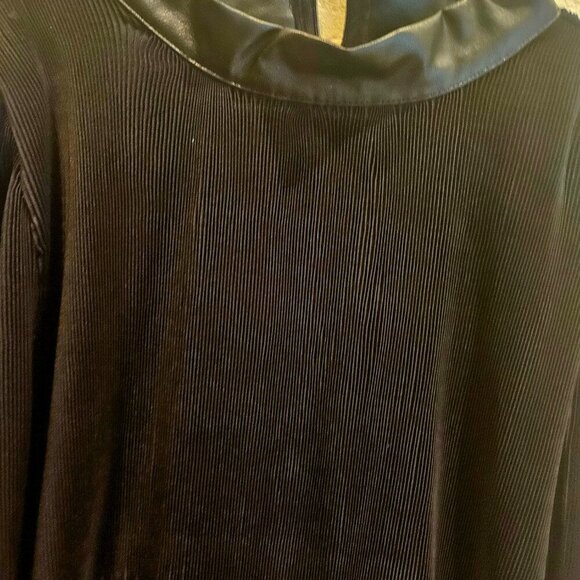 Sexy,whimsigoth Black ribbed Winter  Wardrobe 1X faux leather peplum Top - Picture 2 of 4